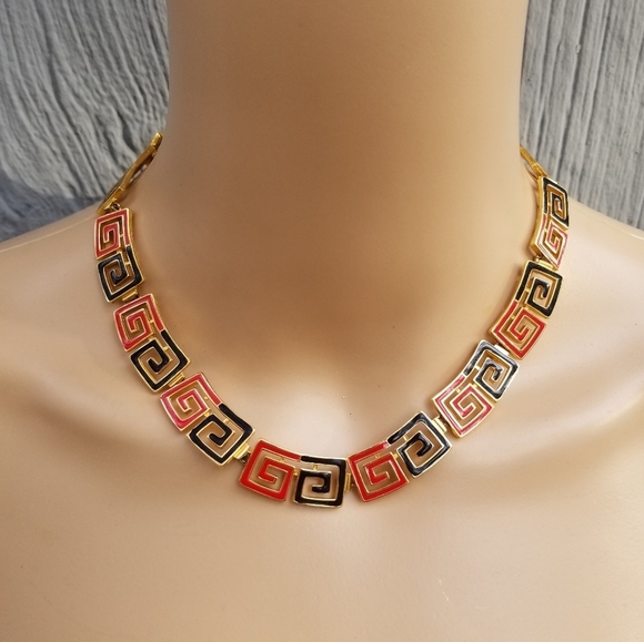 GIVENCHY VINTAGE RARE GOLDTONE WITH BLACK & RED ENAMEL LOGO COLLARNECKLACE